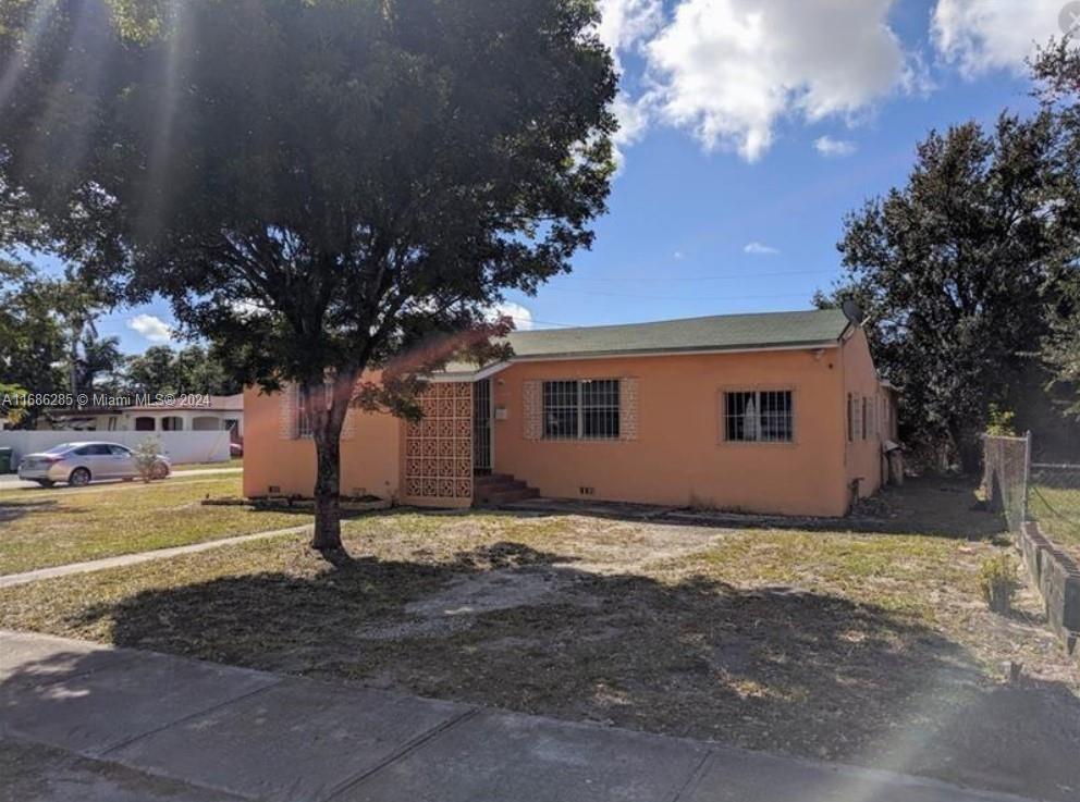 Foto principal - 1600 NW 93rd St