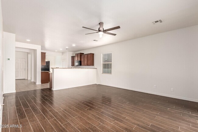 Foto del edificio - 33050 N Falcon Trail