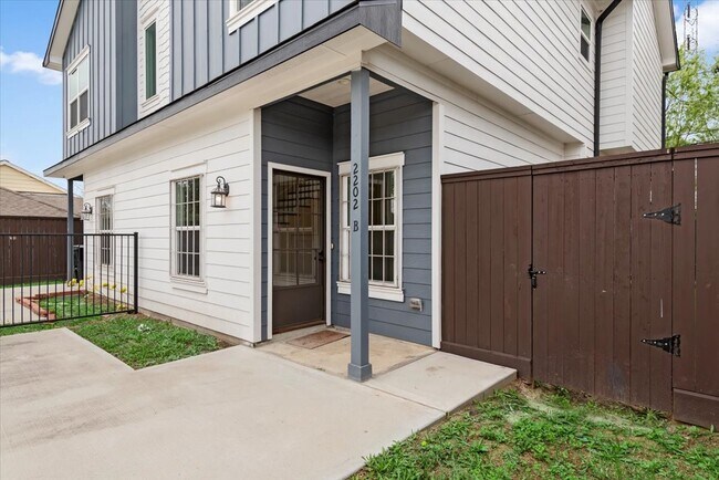 Foto del edificio - 2202 Lynnfield St