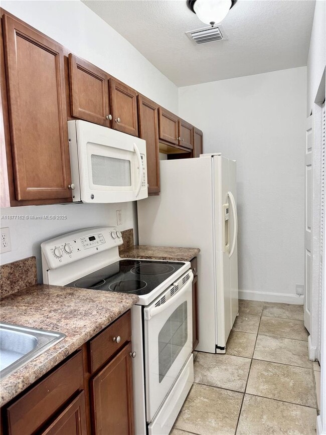 Building Photo - 9203 SW 170th Ct