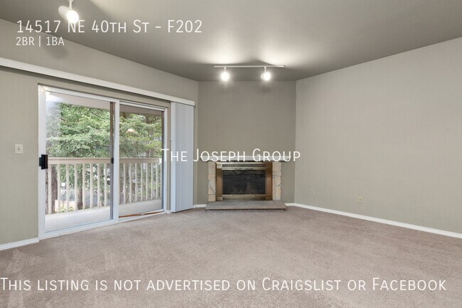 Building Photo - Roomy 2 bed/1 bath in Bridle Trails neighb...
