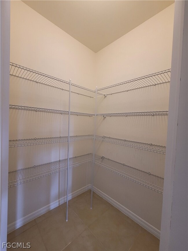 Building Photo - 337 SW 30th Ave