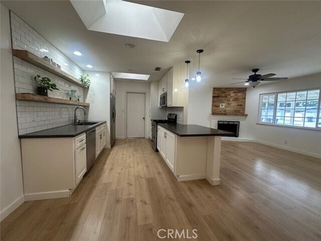 Foto del edificio - 8772 Sumner Pl