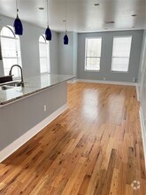 Building Photo - 315 W Clay St