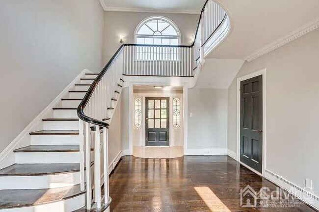 Building Photo - 55 Devon Rd