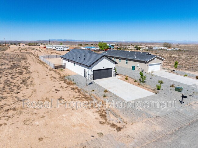 Foto del edificio - 933 Northern Blvd NE