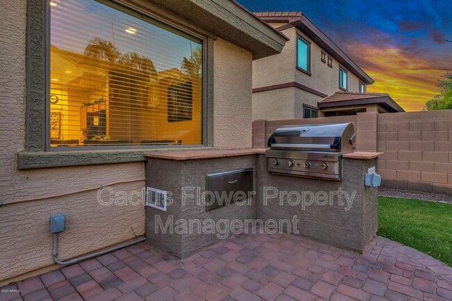 Building Photo - 4745 S Southwind Dr