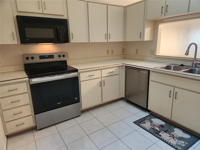 Foto del edificio - 1537 Lynda Ln