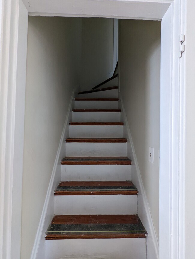 Building Photo - 35 Winslow Rd