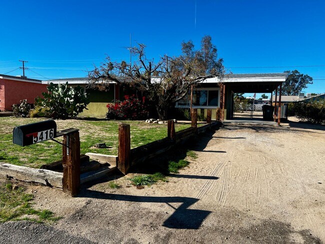 Foto del edificio - 2 Bedroom 1 Bath - Clean and Close To 29 Palms Marine Base