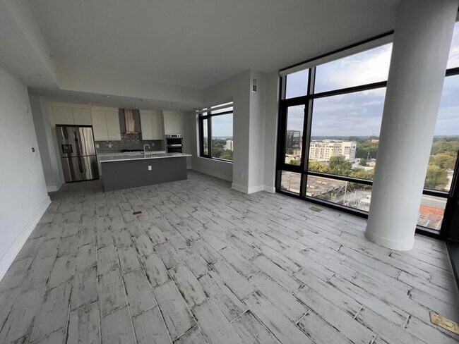 Foto del edificio - 323 W Jones St