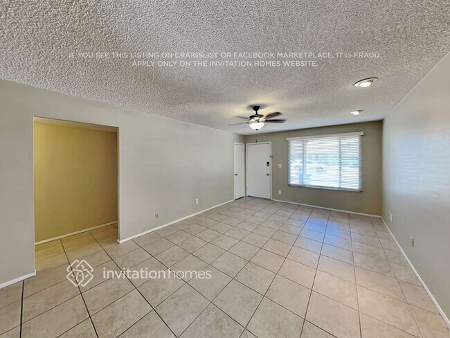 Building Photo - 3821 W Altadena Ave