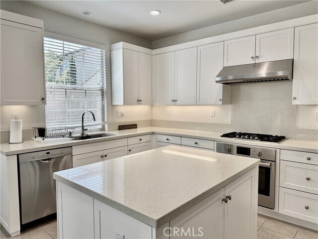 Building Photo - 111 Holly Springs