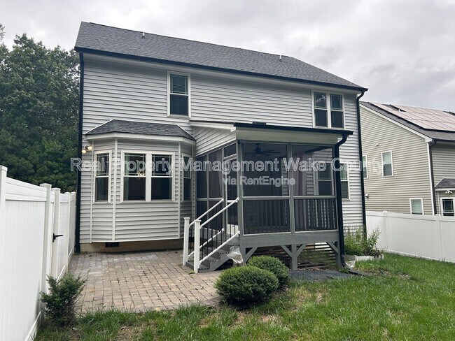 Foto del edificio - 5412 Robbins Dr