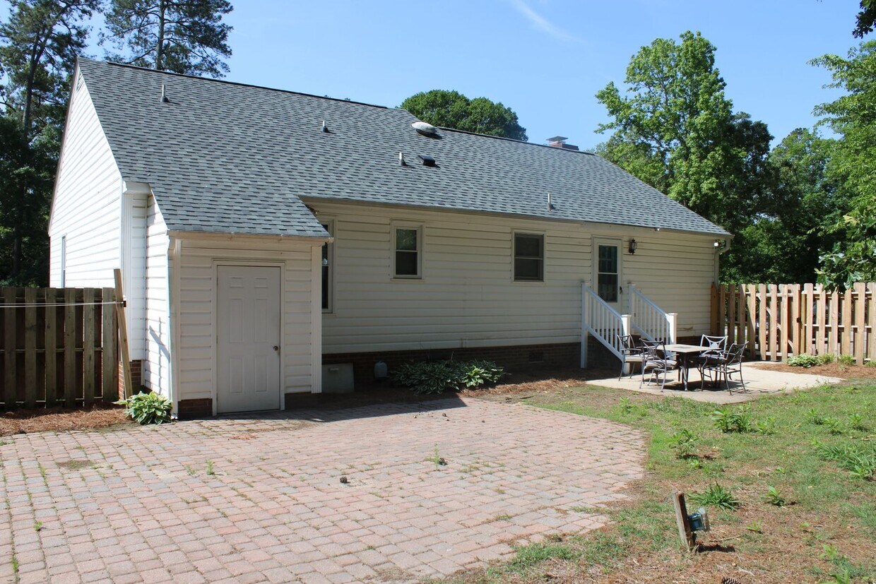 Foto del edificio - 2704 Nottingham Rd NW