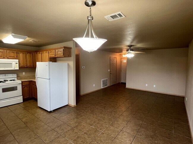 Foto del edificio - 1528 E 11th Cove