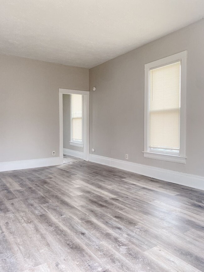 Foto del edificio - Large 2 bed 1 bath house