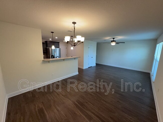 Foto del edificio - 4395 Village Oak Ln