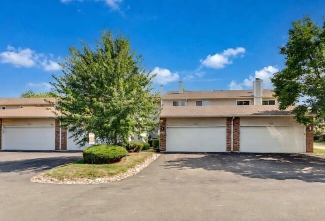 Building Photo - 636 Pintail St