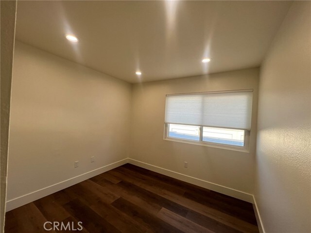 Foto del edificio - 520 Breezewood Ct