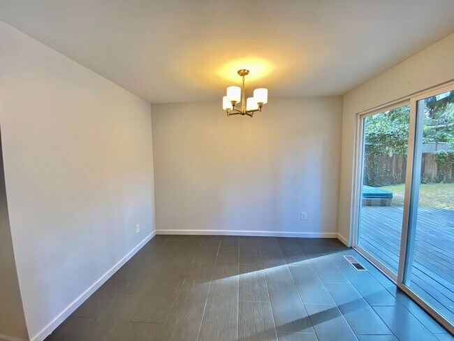 Building Photo - 1815 152nd Ave SE