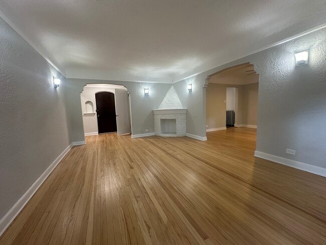 Building Photo - 2548 W Fitch Ave