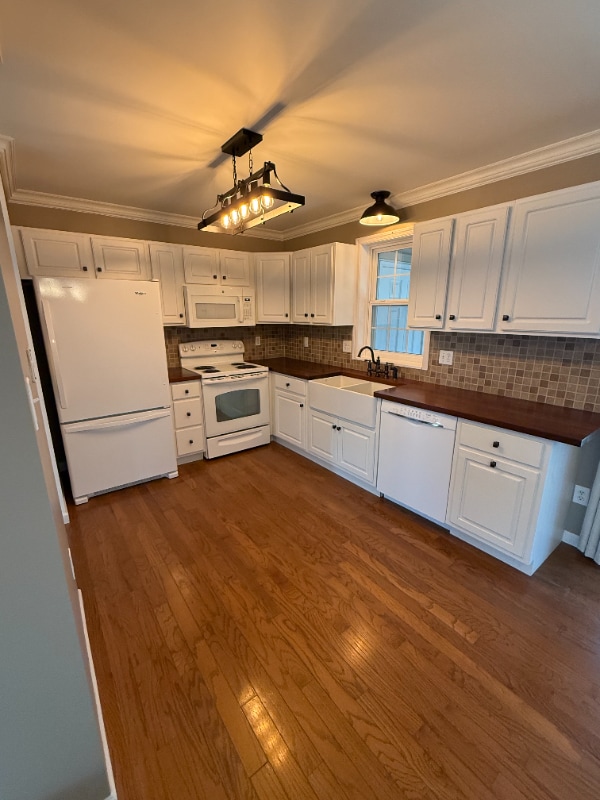 Building Photo - 48 Laurel Dr