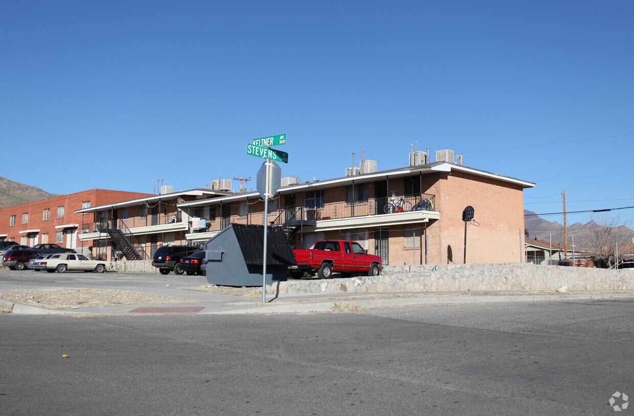 Primary Photo - 3625 Keltner Ave