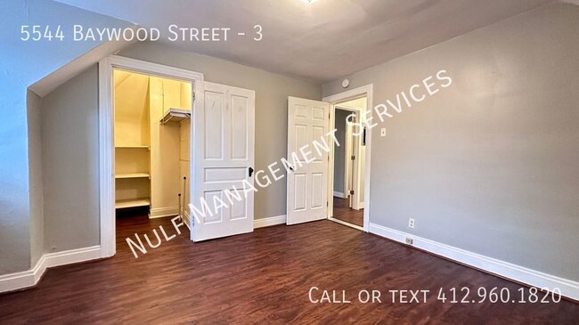 Building Photo - Newly Updated 3bed/2bath Apartment in High...