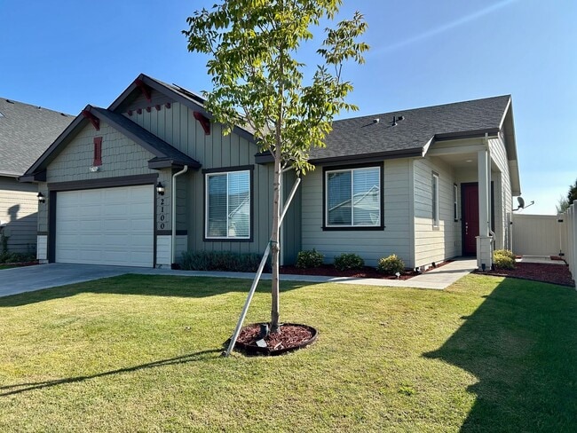 Building Photo - Luxury 3 Bedroom, 2 Bath Home with Granite...