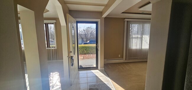 Foto del edificio - 1055 Kenmore Ave