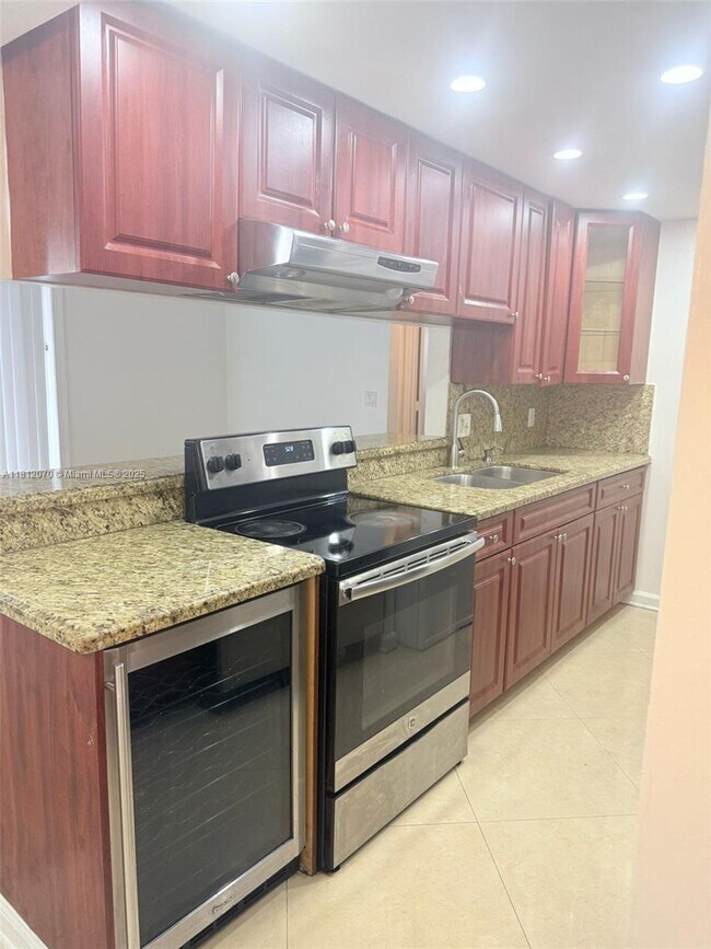Foto del edificio - 4533 Treehouse Ln