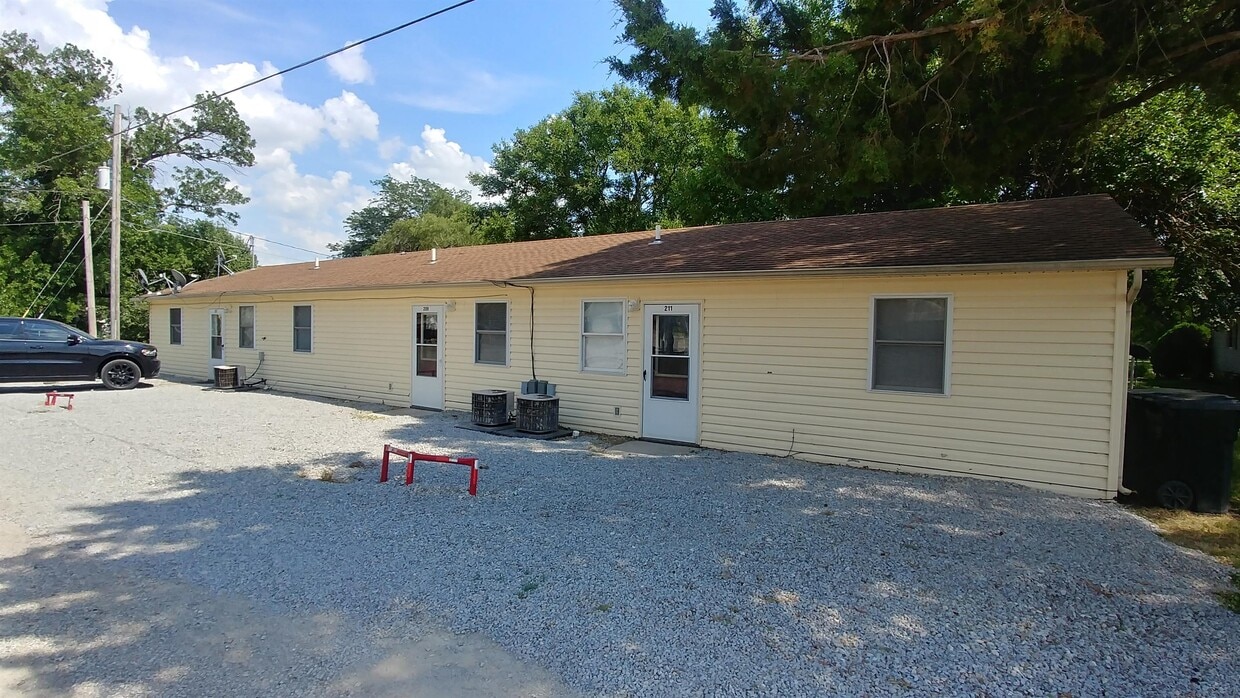 207 N Elm St Unit 207, Lebo, KS 66856 Apartments in Lebo, KS