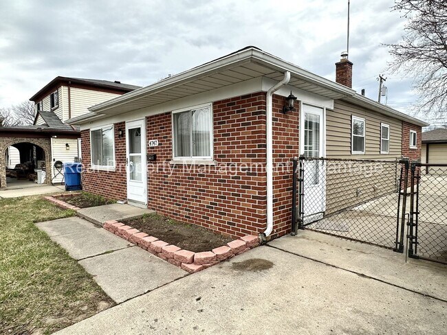 Building Photo - Cute 3-Bedroom Ranch!