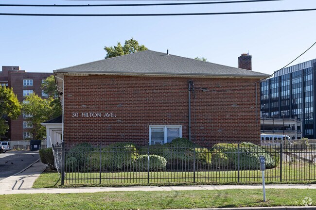 Building Photo - 30 Hilton Ave
