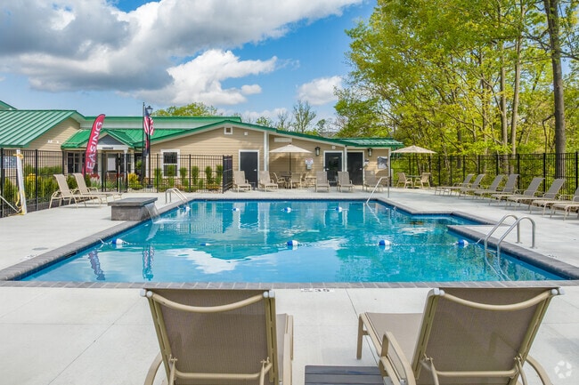 Outdoor Pool - Flats at Sugar Run