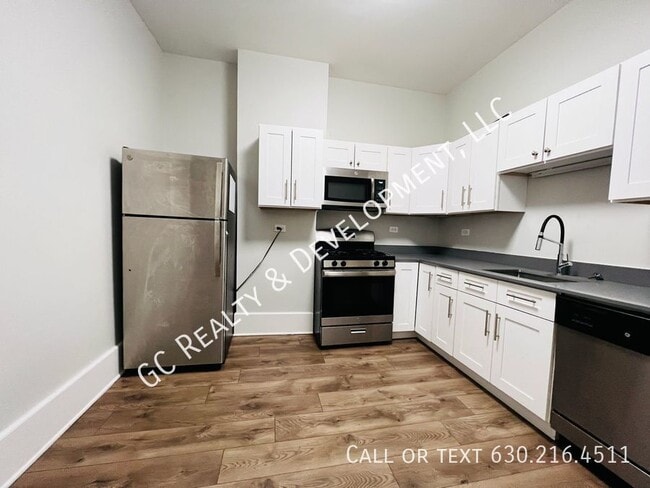 Foto del edificio - 6401 S Eberhart Ave