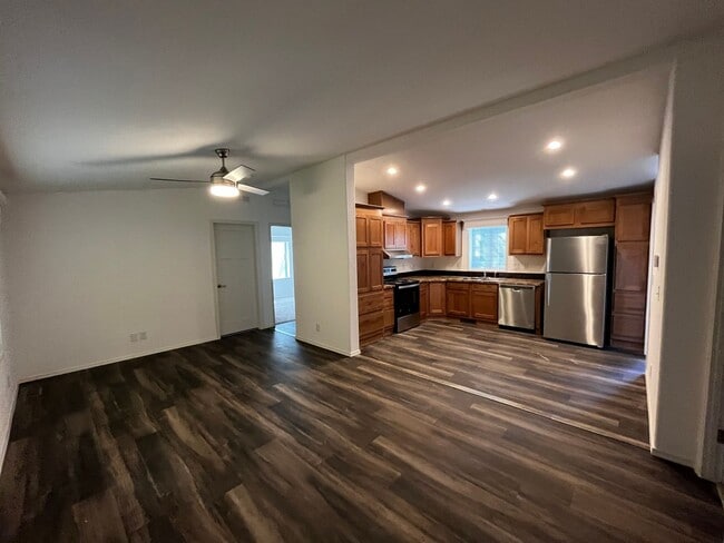 Foto del edificio - Beautifully Kept Newly Constructed Manufactured Home 3bed/2bath