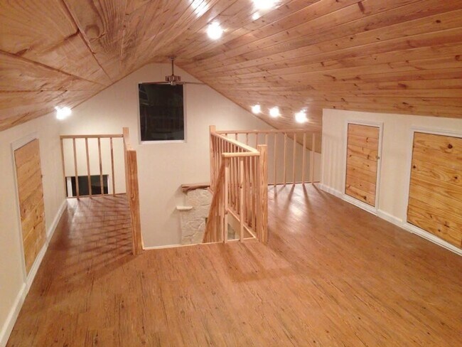 Foto del edificio - 2/2 w/ Loft - Electric Included!