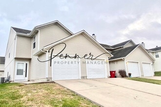 Building Photo - 201 NE Dogwood