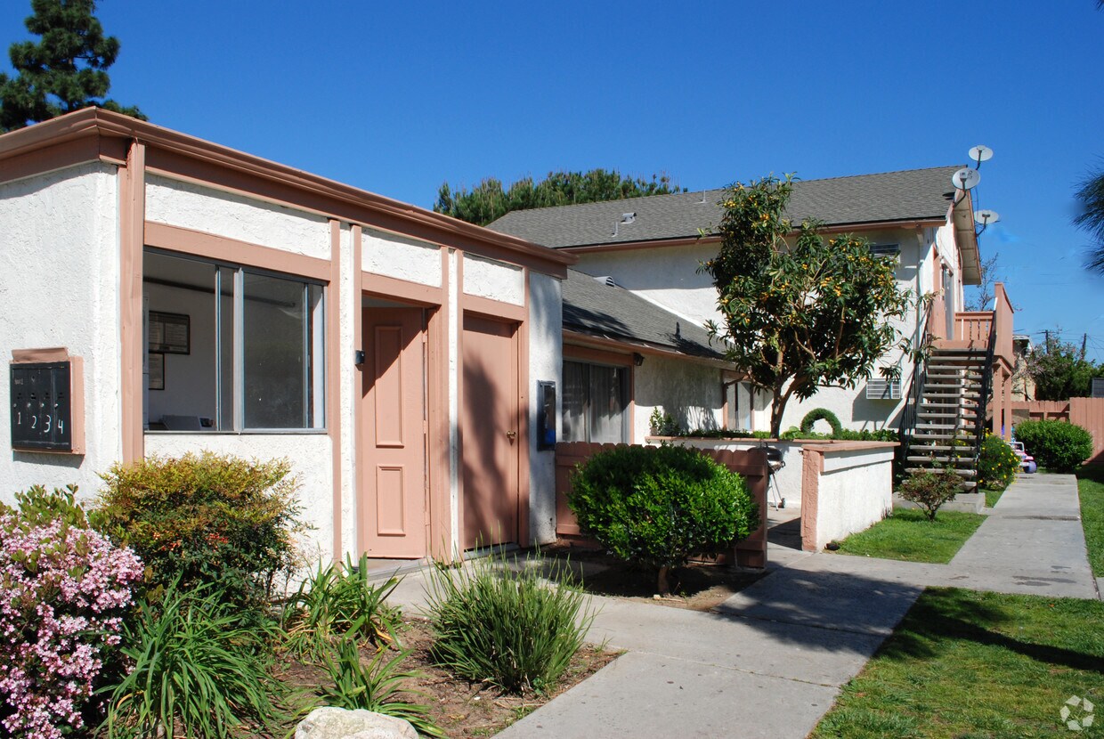 Primary Photo - 4121-4123 E Marmon Ave