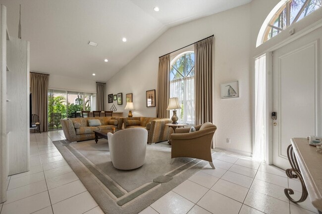 Foto del edificio - 4677 Carlton Golf Dr
