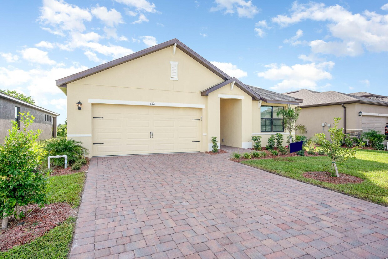 Foto principal - 732 Acadia Ct SE