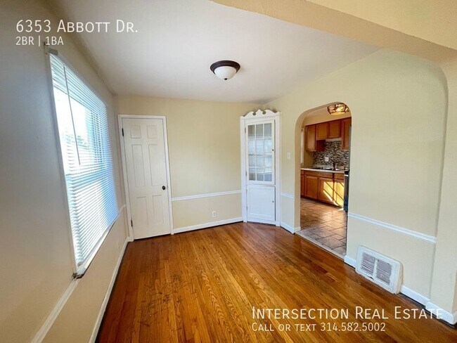Foto del edificio - 6353 Abbott Dr