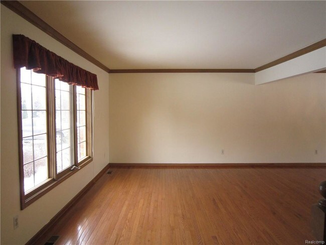 Building Photo - 2792 Broadmoor Dr