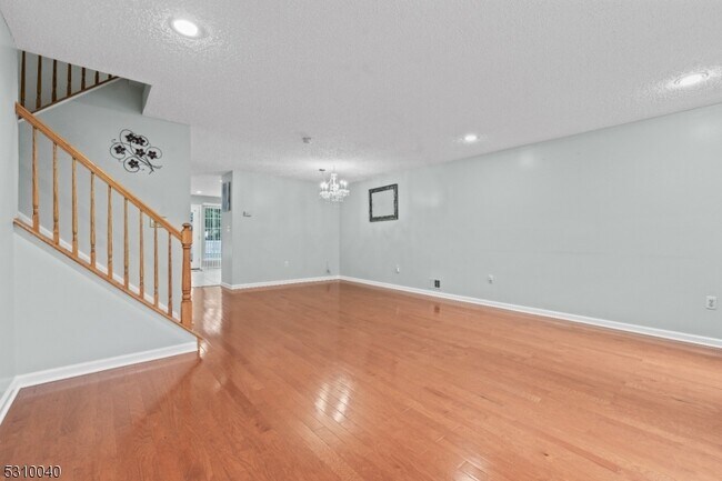 Building Photo - 5 Hudson Ct