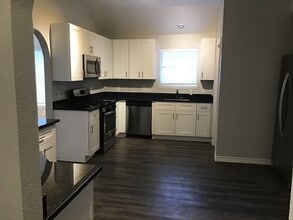 Building Photo - 5010 Chase Mountain Dr