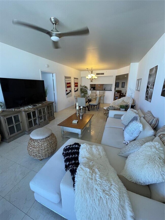 Building Photo - 9559 Collins Ave