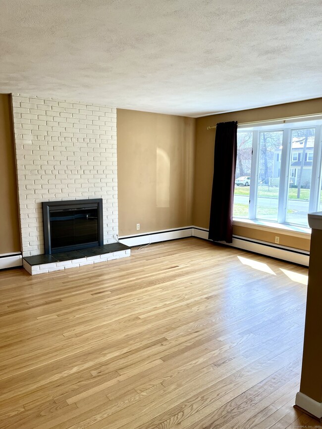 Building Photo - 22 Nursery Dr
