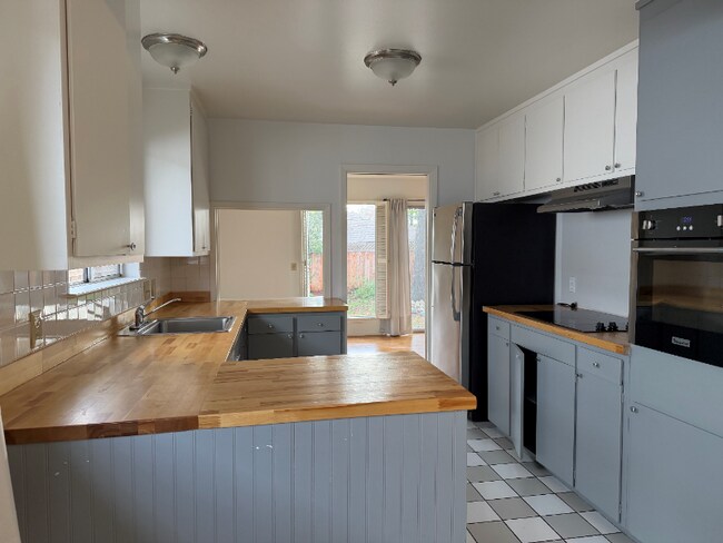 Foto del edificio - 1941 Perry Ave